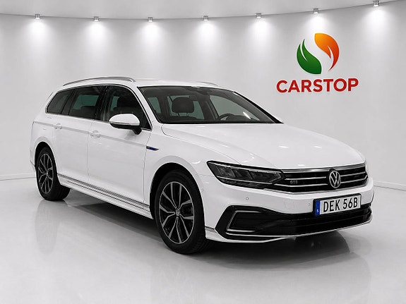 Volkswagen Passat 2 of 5