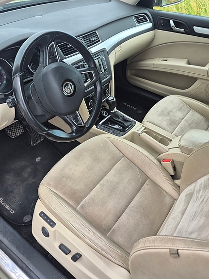 Skoda Superb 5 of 15