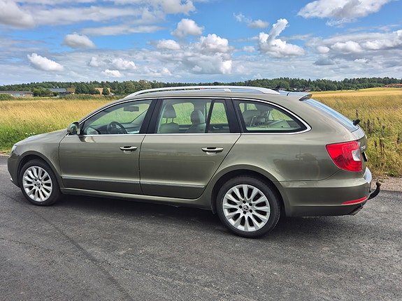 Skoda Superb 3 of 15