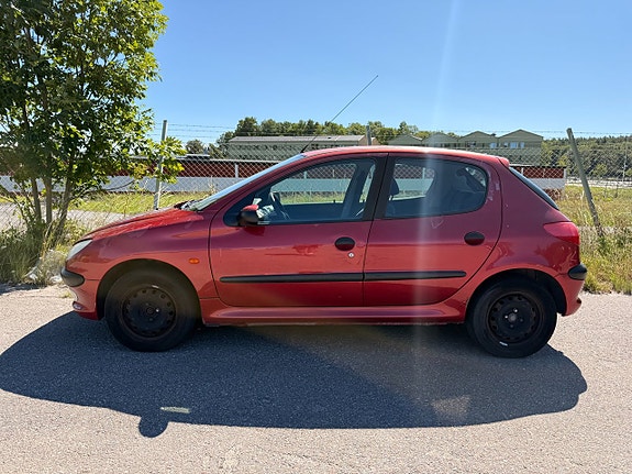 Peugeot 206 2 of 5