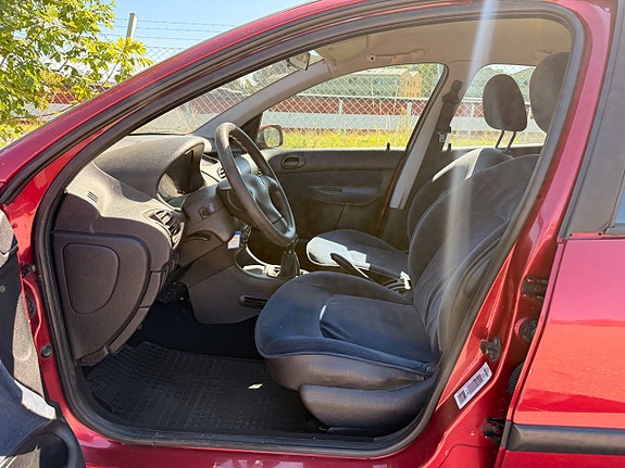 Peugeot 206 4 of 5