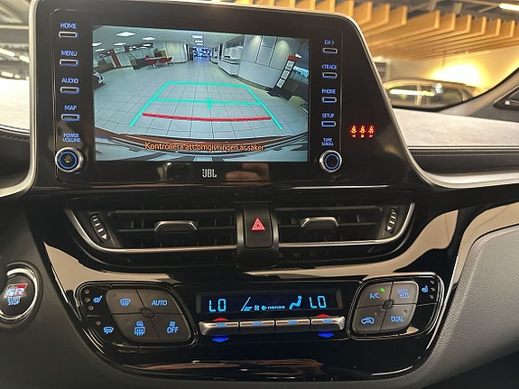 Toyota C-HR 13 of 13