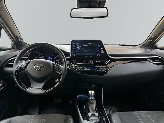 Toyota C-HR 8 of 13