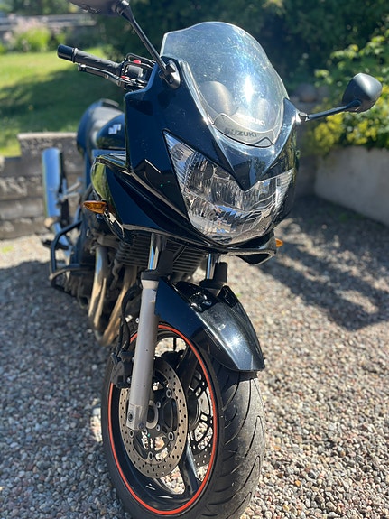 Suzuki GSF650S Bandit 2 of 4