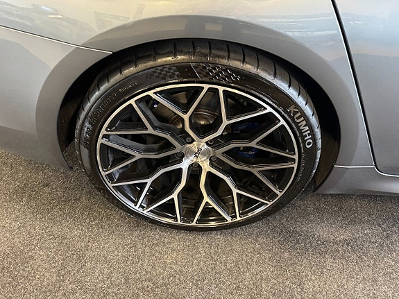 BMW 540i 9 of 27