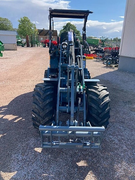 GiANT 2700 HD 4 of 4
