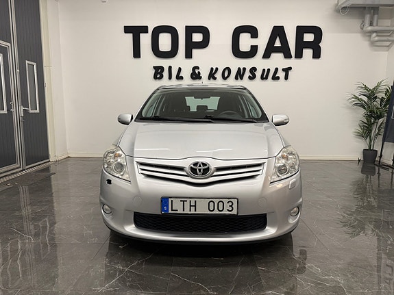Toyota Auris 3 of 5