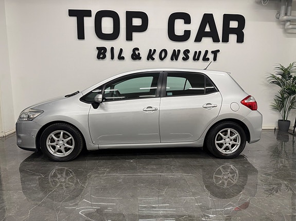 Toyota Auris 4 of 5