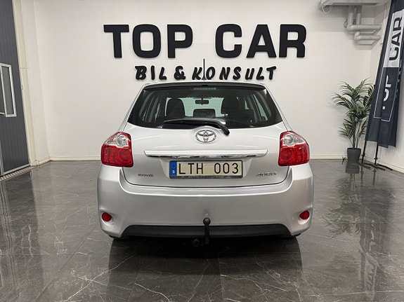 Toyota Auris 5 of 5