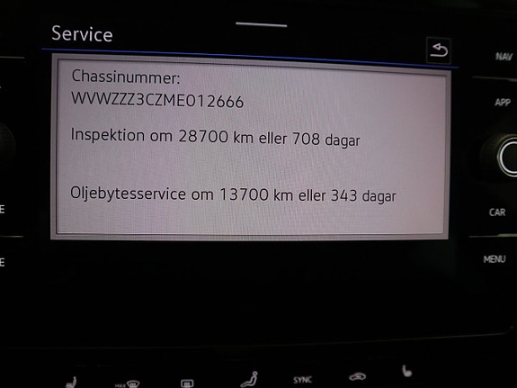 Volkswagen Passat 12 of 12