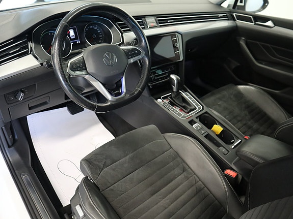 Volkswagen Passat 7 of 12
