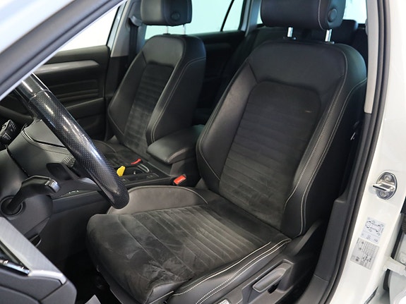 Volkswagen Passat 8 of 12