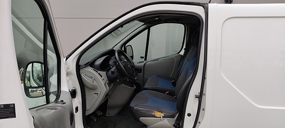 Renault Trafic 6 of 9