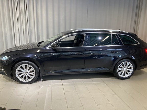 Skoda Superb 2 of 5