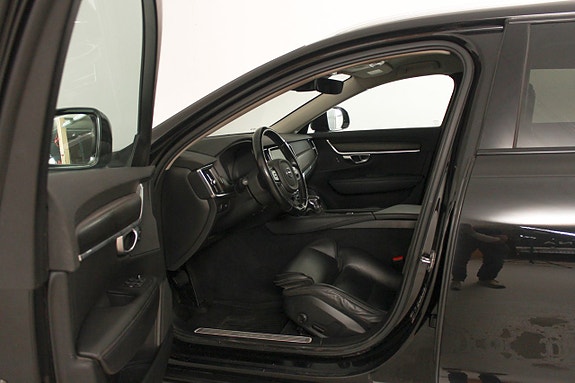 Volvo V90 Cross Country 10 of 21
