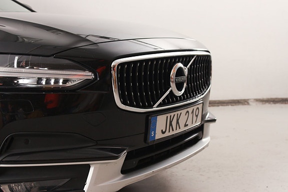 Volvo V90 Cross Country 21 of 21