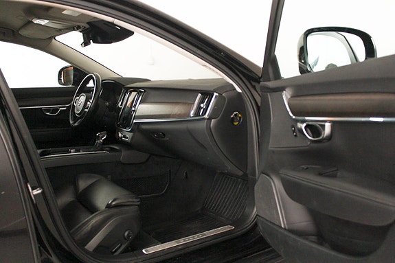 Volvo V90 Cross Country 14 of 21