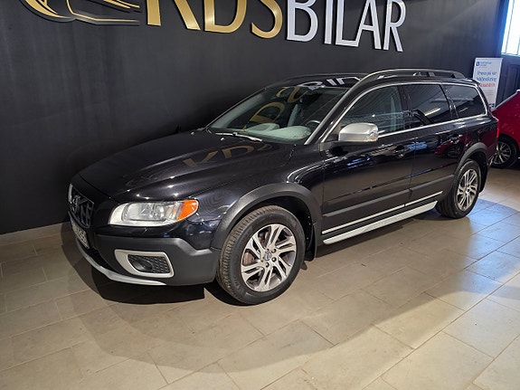 Volvo XC70 2 of 5