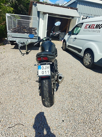Suzuki SV650 4 of 5
