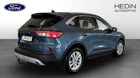 Ford Kuga 2 of 5