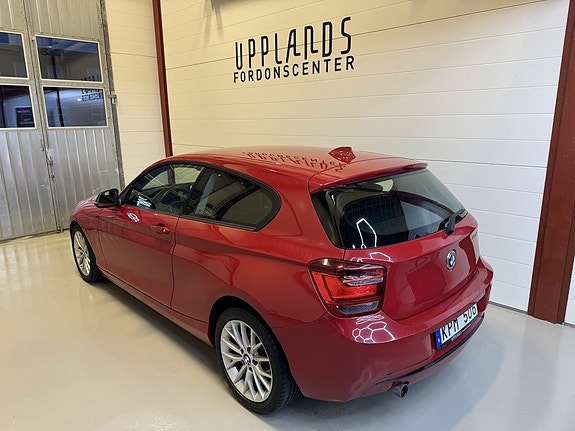 BMW 118d 4 of 5
