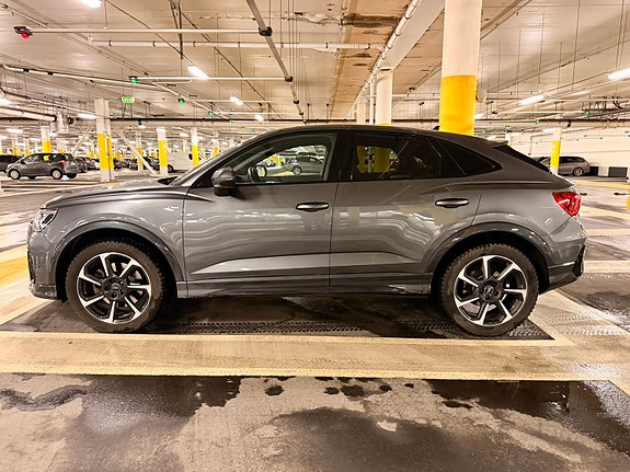 Audi Q3 4 of 5