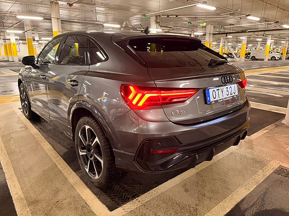 Audi Q3 2 of 5
