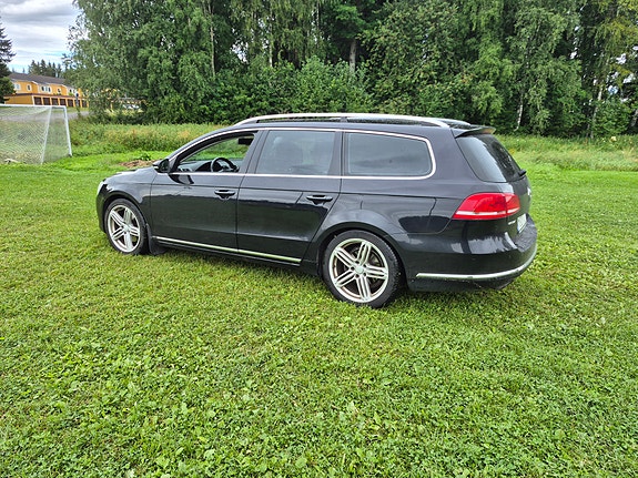 Volkswagen Passat 2 of 5