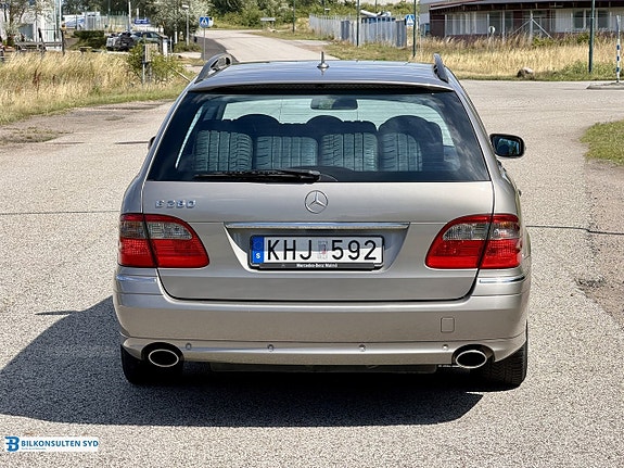 Mercedes-Benz E280 12 of 13