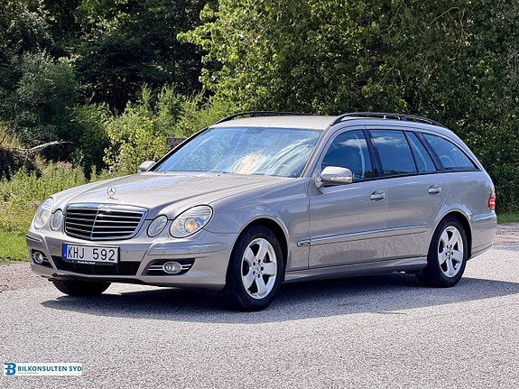 Mercedes-Benz E280 3 of 5