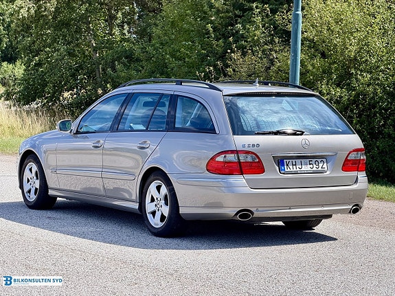 Mercedes-Benz E280 11 of 13