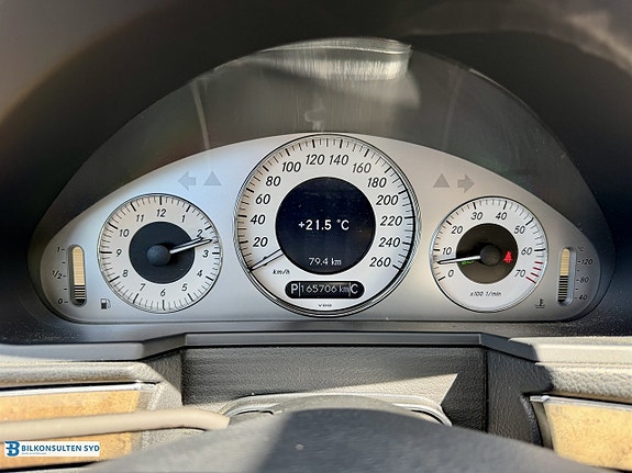 Mercedes-Benz E280 10 of 13