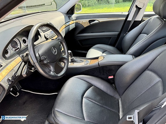 Mercedes-Benz E280 5 of 5