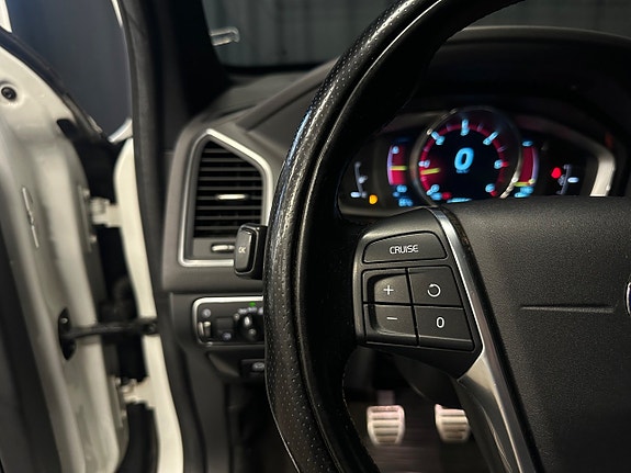Volvo XC60 16 of 25