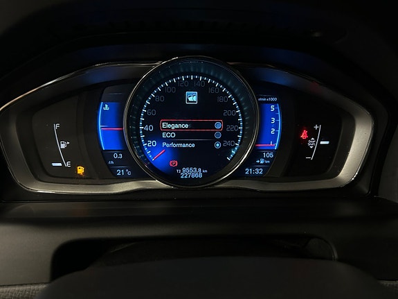 Volvo XC60 19 of 25