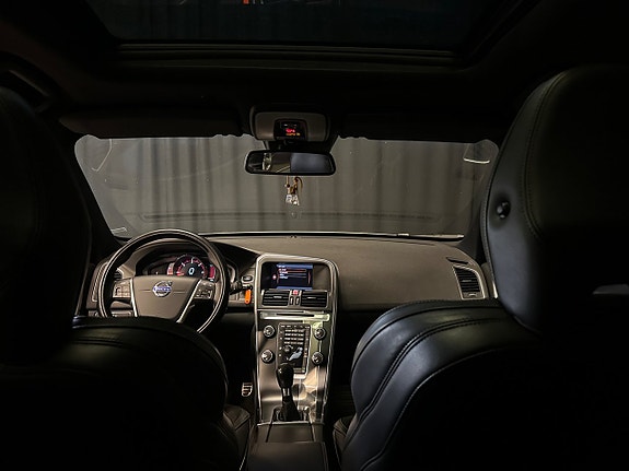 Volvo XC60 23 of 25