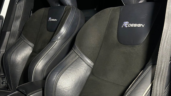 Volvo XC60 13 of 25