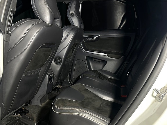 Volvo XC60 12 of 25