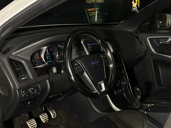 Volvo XC60 14 of 25