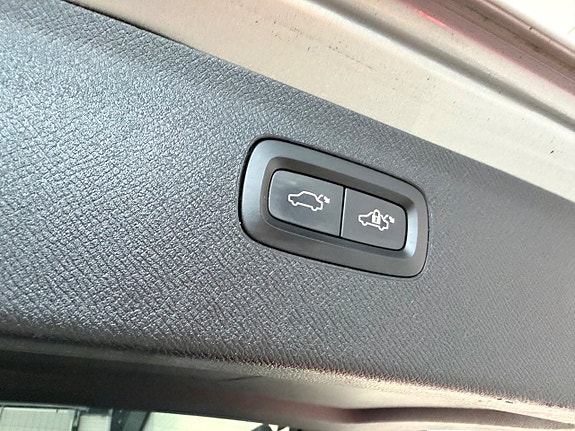 Volvo XC90 13 of 18