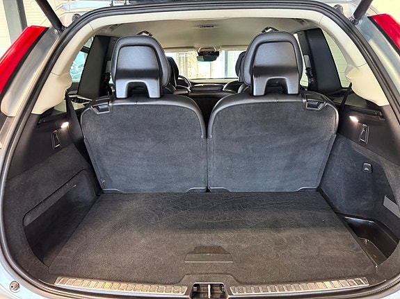 Volvo XC90 11 of 18
