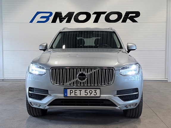 Volvo XC90 2 of 5