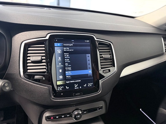 Volvo XC90 8 of 18