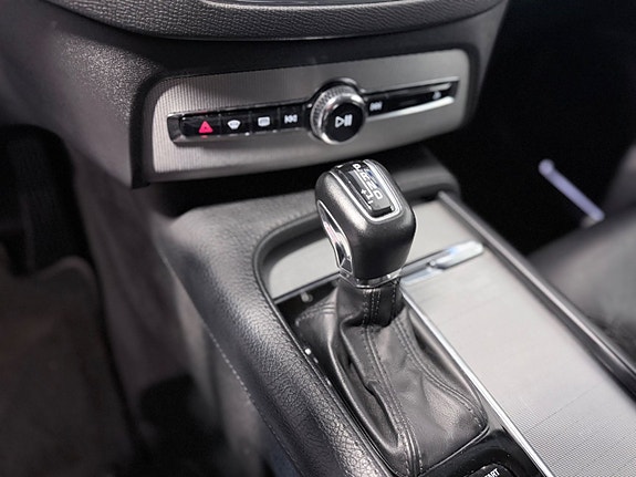 Volvo XC90 7 of 18