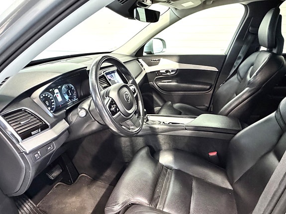 Volvo XC90 12 of 18