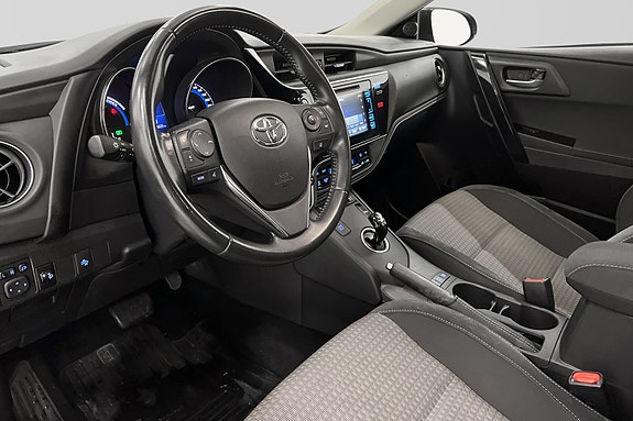 Toyota Auris 4 of 5