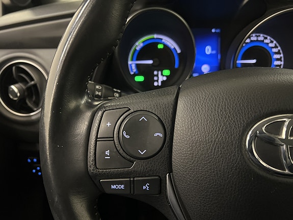 Toyota Auris 3 of 5