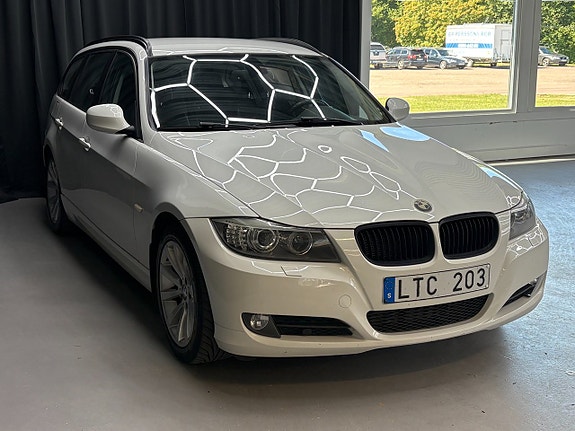 BMW 320d 2 of 5