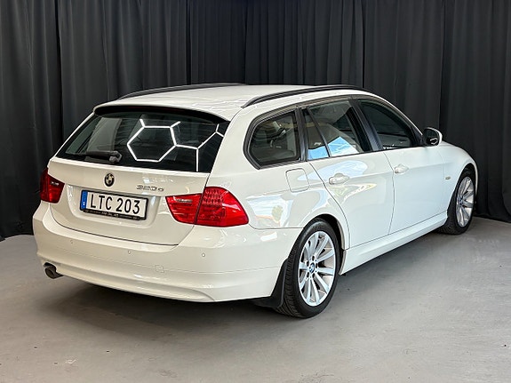 BMW 320d 4 of 5