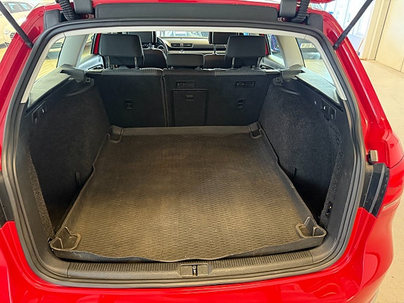 Volkswagen Passat 13 of 14